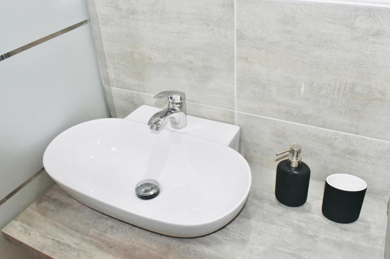 Miral One Apartment Bari Exterior foto
