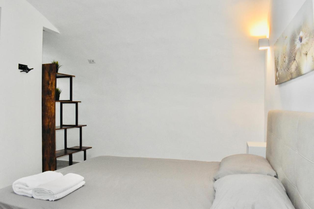 Miral One Apartment Bari Exterior foto